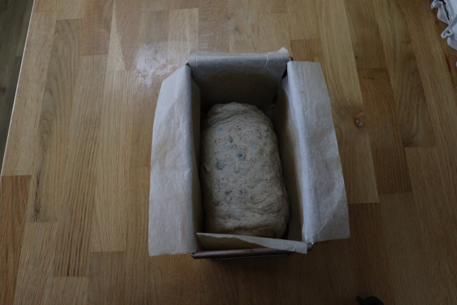 Place liner in pullman tin